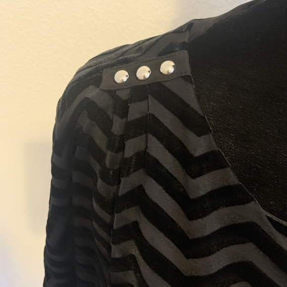 White House Black Market Black Velvet Striped Sheer Top Women's Size XS - Picture 6 of 9